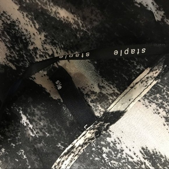 Staples Long Open front style sheer coverup One size - Picture 7 of 7